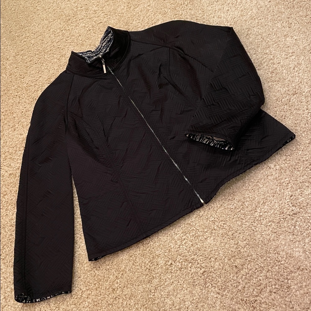 St. John Sport Patterned Jacket and Top Set - Picture 5 of 10